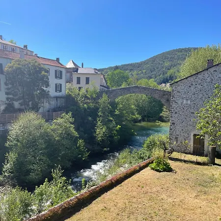 Maison Familiale Avec Jardin Et Terrasse Ferienhaus